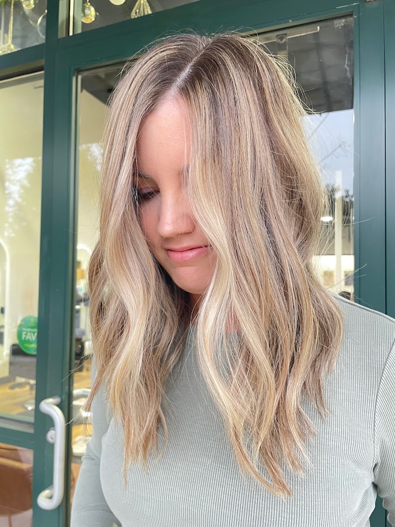 Photo of Nikki Dominguez Hairstylist