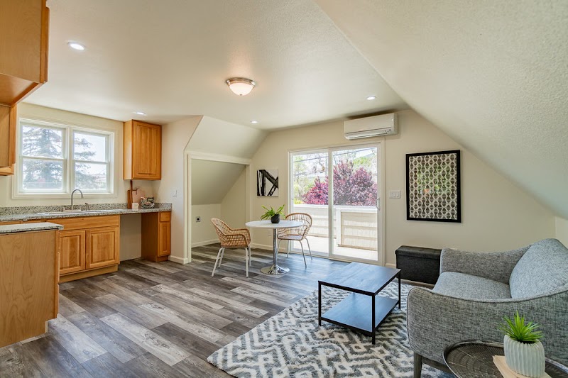 Ridge Real Estate Group | Compass photo 3
