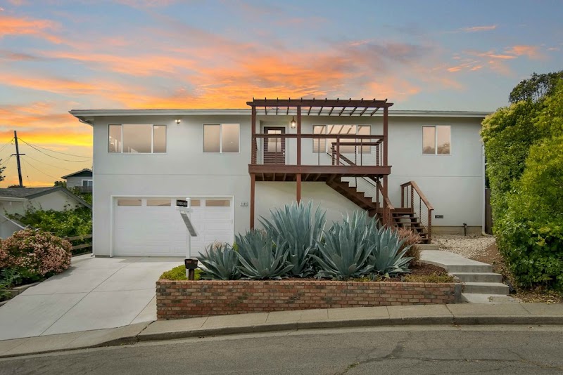 Ridge Real Estate Group | Compass photo 2