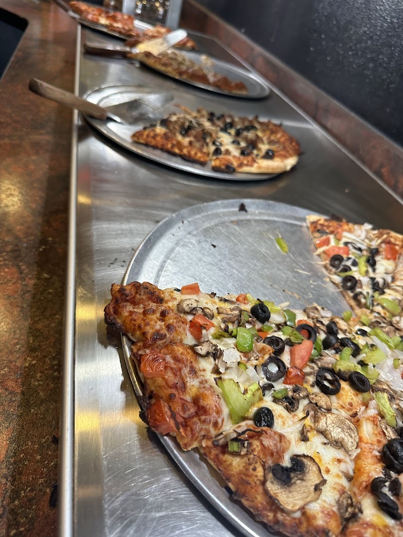 Round Table Pizza photo 4