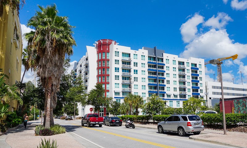 Dania Alvarez, Realtor at RE/MAX Realty Unlimited photo 4