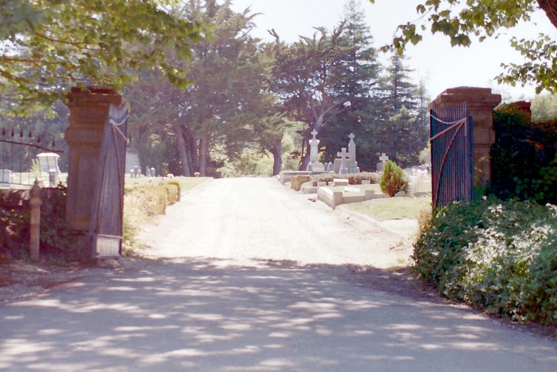 St John's Cemetery photo 4
