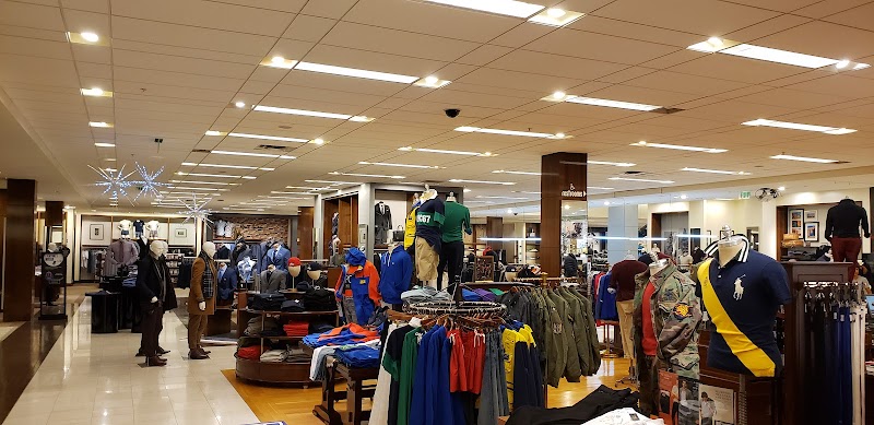 Bloomingdale's photo 3