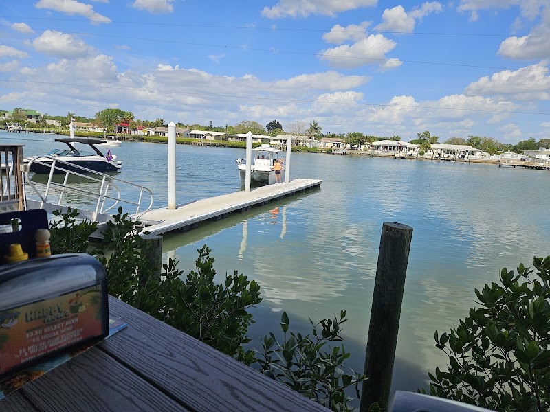 Caddy's Indian Shores photo 4