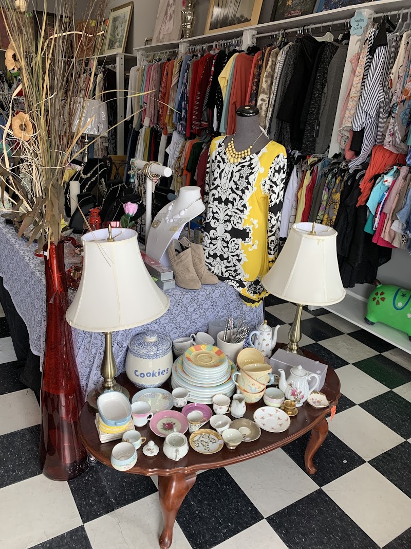 San Miguel Thrift Store photo 5