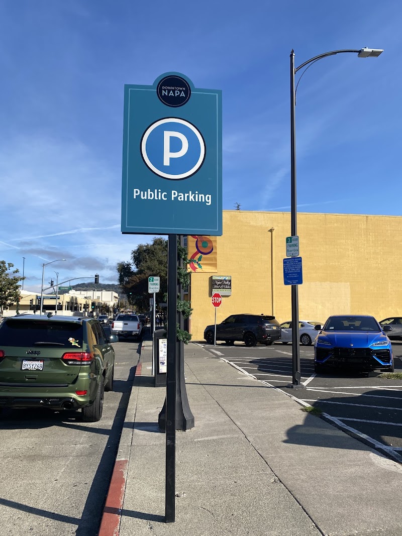 1270 2nd St Parking photo 3