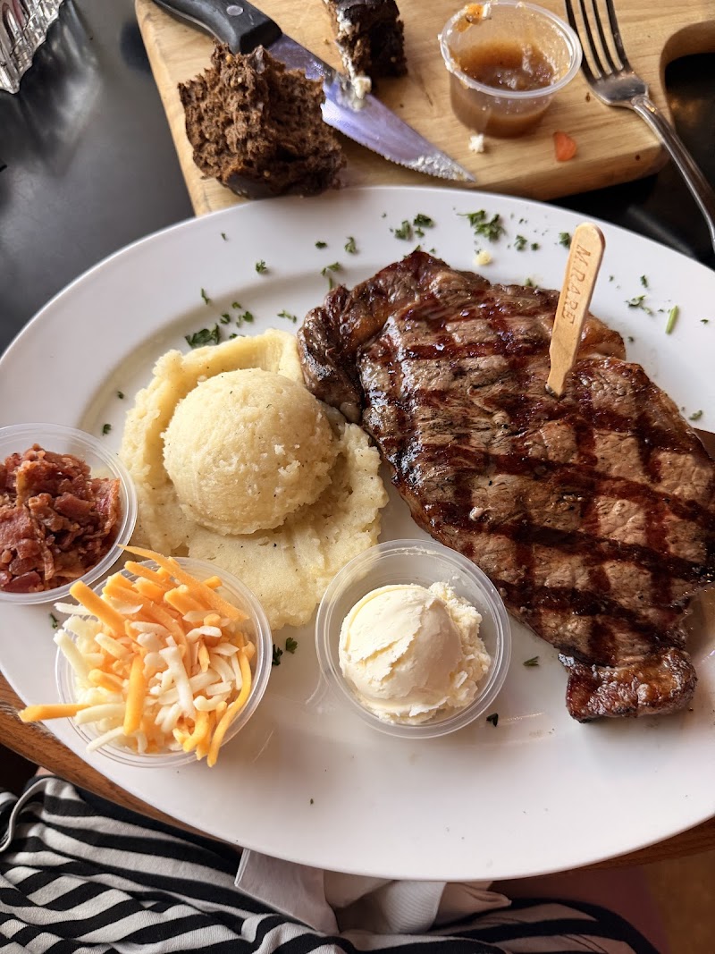 Leff-T's Steak House & Grill photo 2