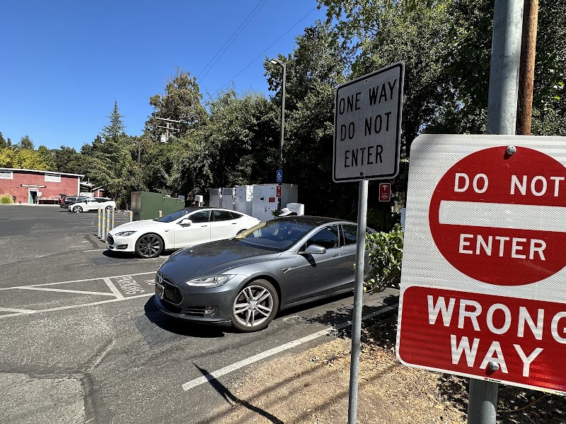 Tesla Supercharger photo 5
