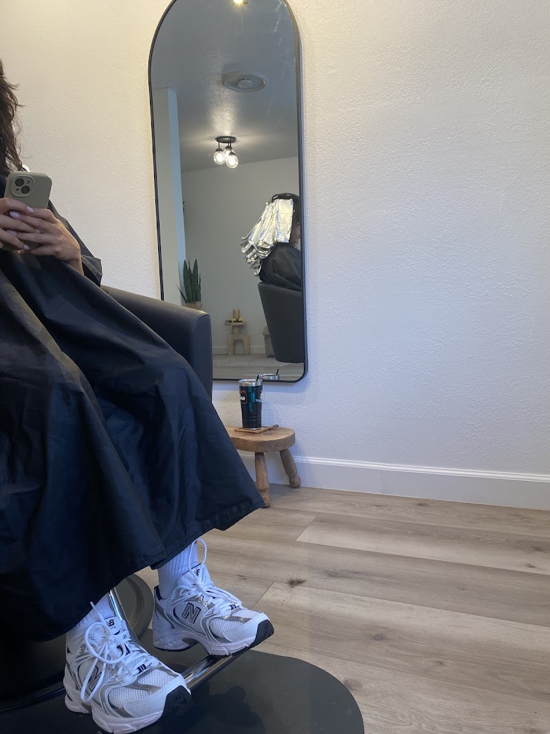 Myles Muse Beauty Salon photo 4