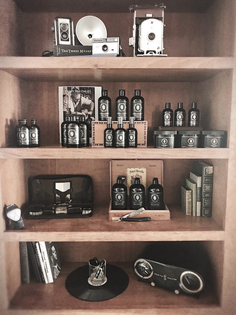 Frank E's Barbershop photo 2