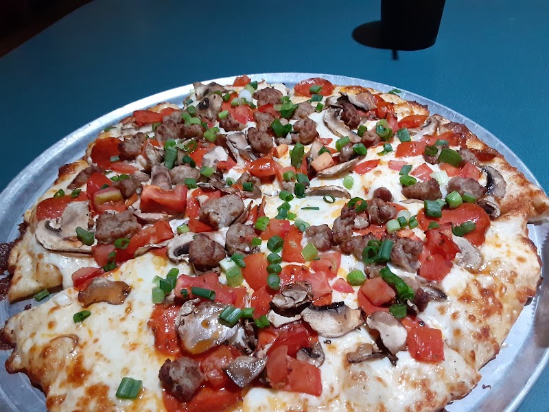 Round Table Pizza photo 2