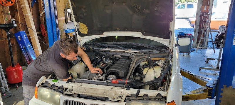 The Neighbor's Kid Auto Repair photo 4