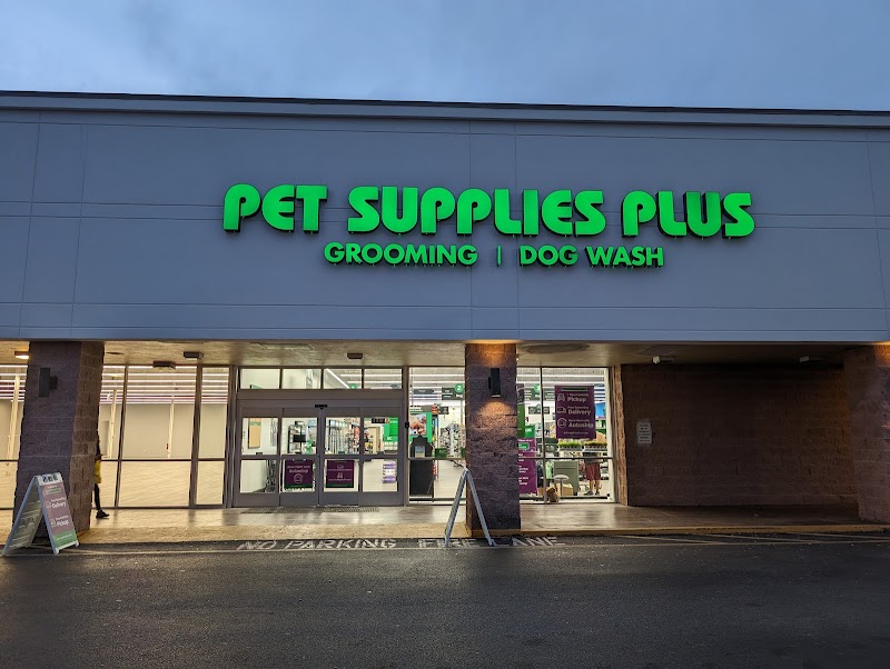 Photo of Pet Supplies Plus Holiday