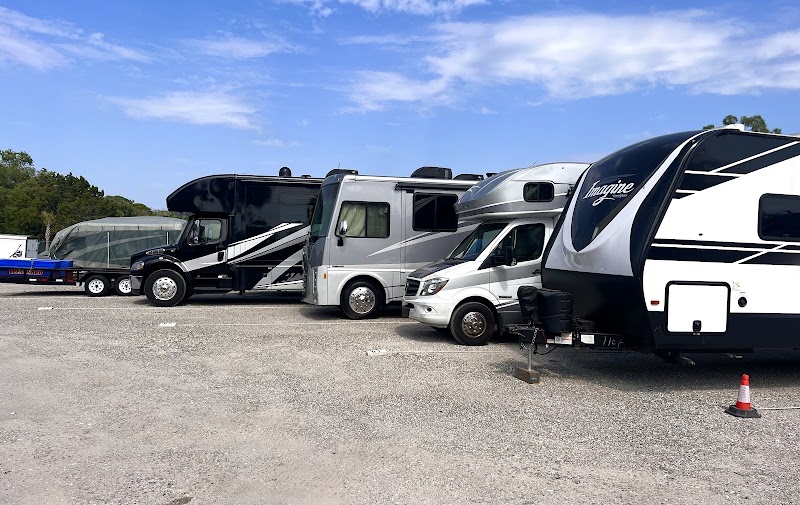 HUBBS Hudson Beach Boat and RV Storage photo 4