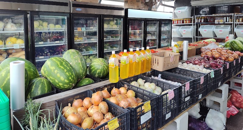 Holiday's Farmers Market photo 5
