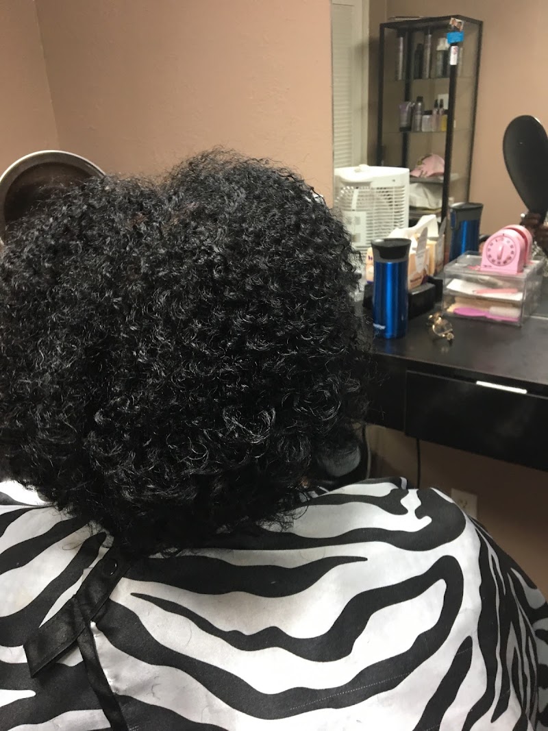 Studio 13 Salon & Boutique photo 5