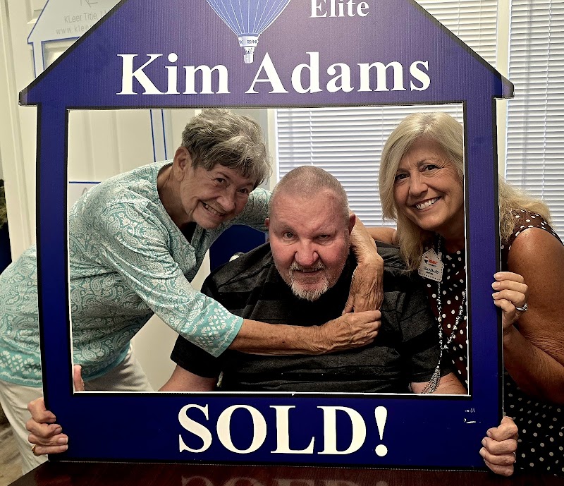Photo of Kim Adams