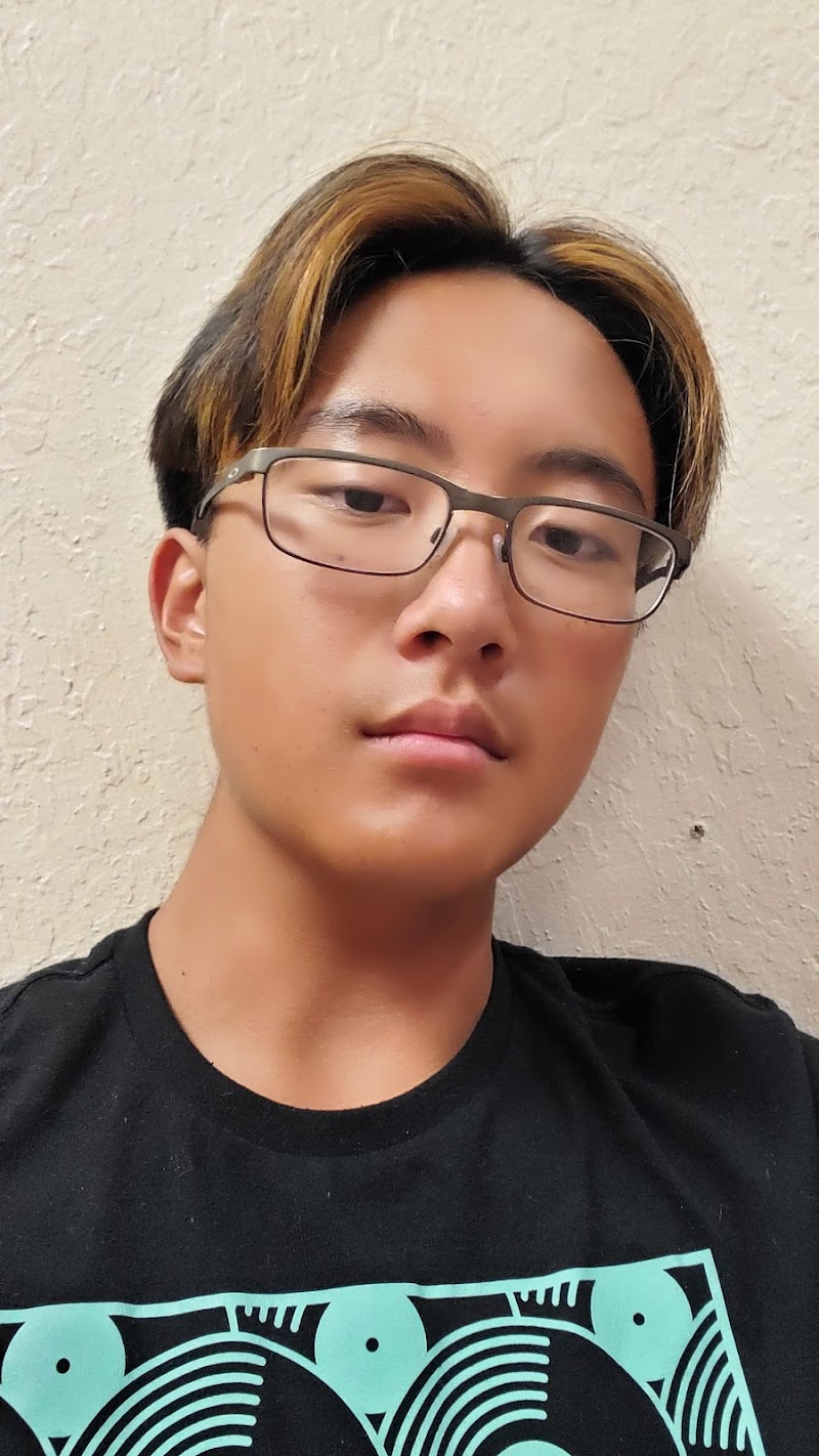 Legends Salon photo 4