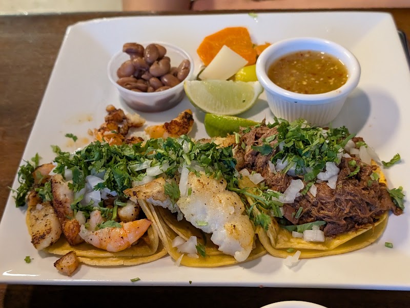 Los Molcajetes Fresh & Grill photo 4