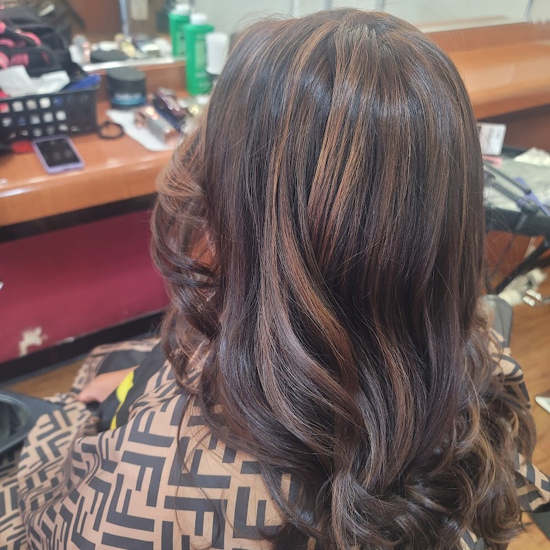 Emily Salon photo 4