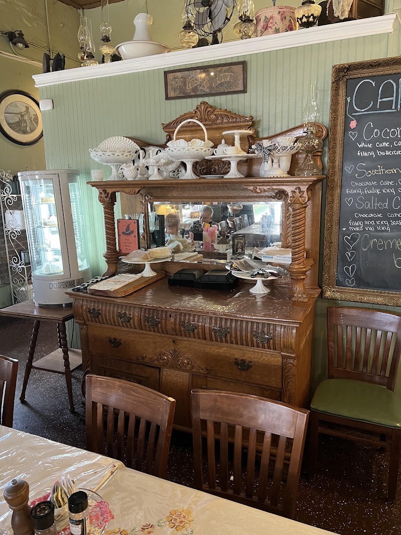 Miz Kathi’s Cotillion Southern Cafe photo 5