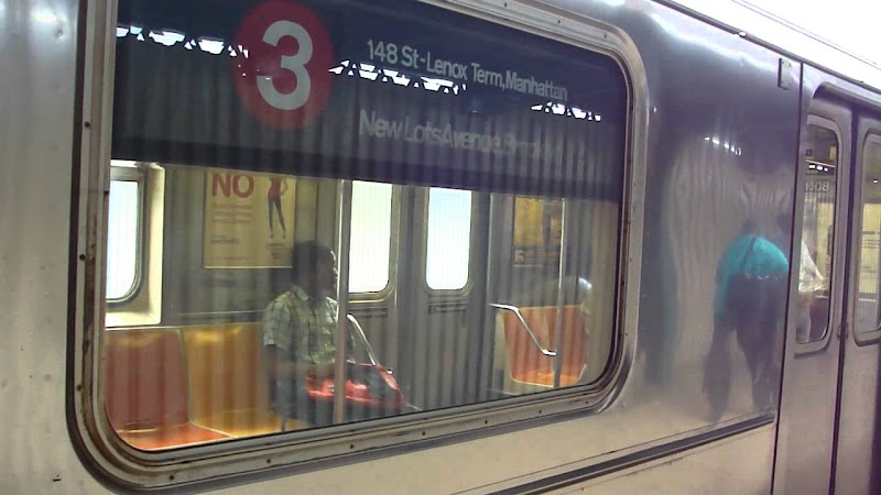 Saratoga Av photo 4