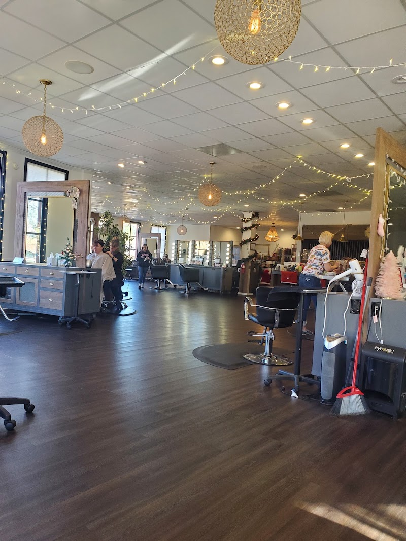 Caroline's Salon photo 3