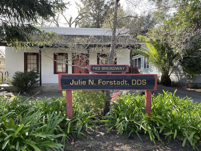 Photo of Julie N. Forstadt DDS