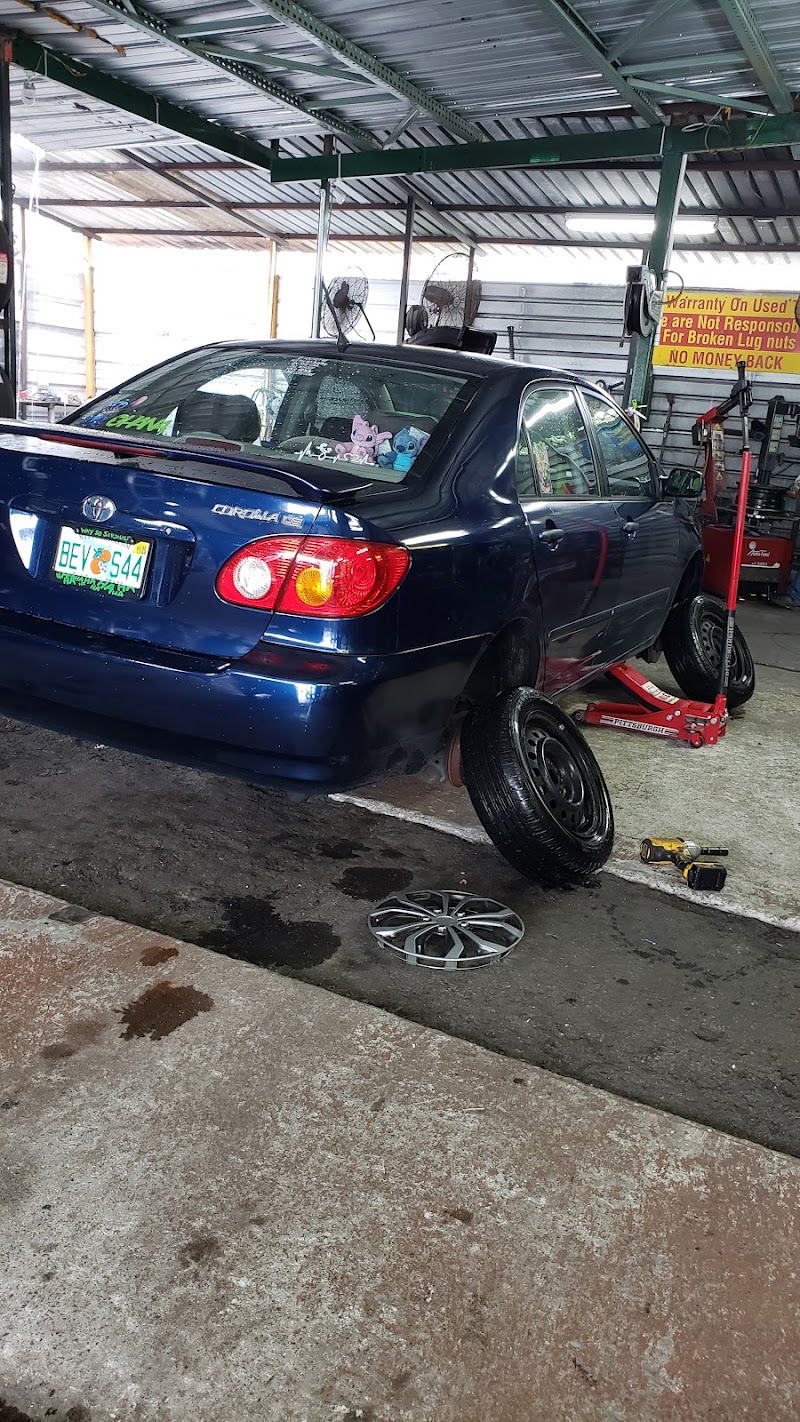 LOBO TIRES SERVICE photo 3