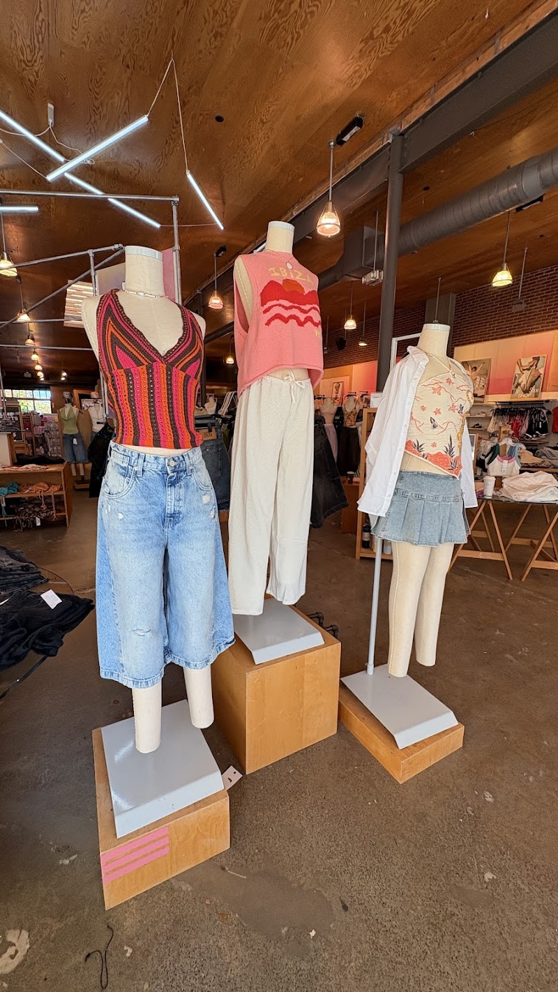 Urban Outfitters photo 4