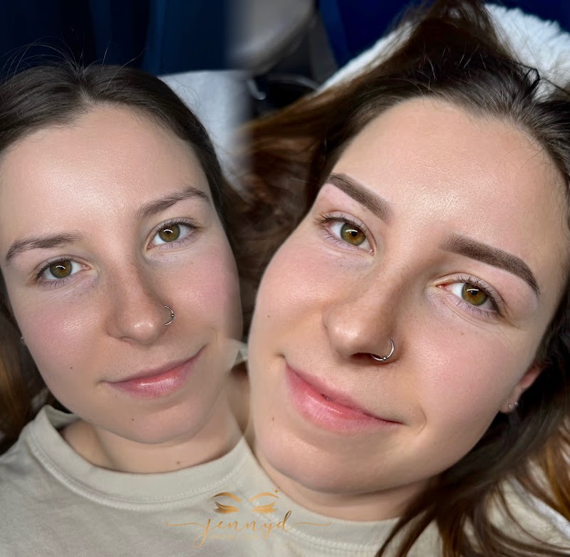 Photo of JennyDbrowlash
