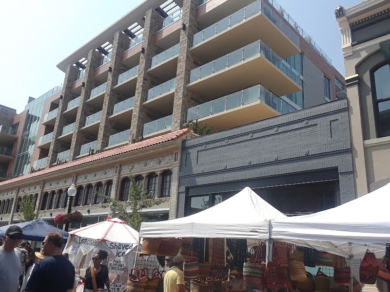 950 Randolph St Parking photo 3