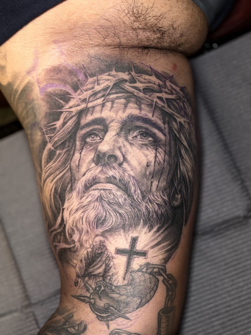 9 Line Tattoo photo 3