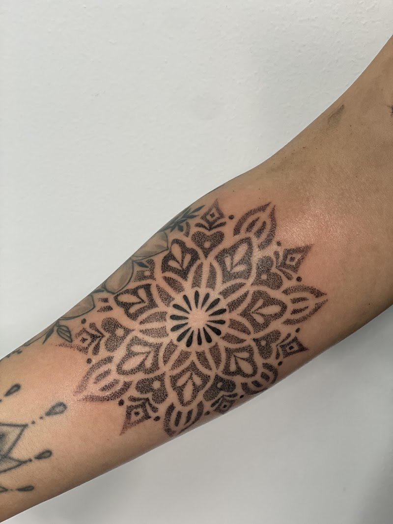 Photo of Goldline Tattoo and Body Piercing