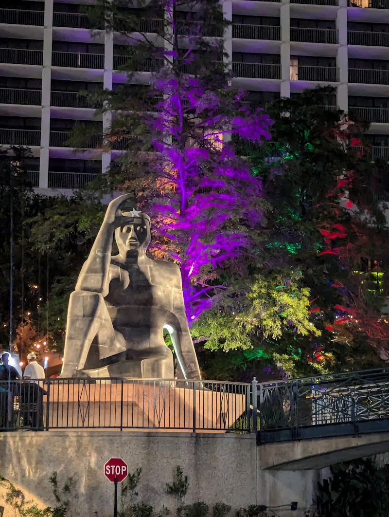 Stargazer "Citlali" Statue photo 5