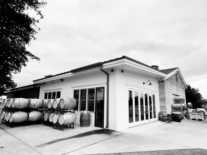 Small Vines Wines photo 3