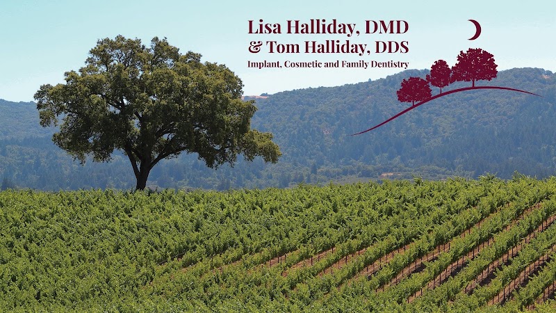 Photo of Lisa Halliday, DMD, & Tom Halliday, DDS