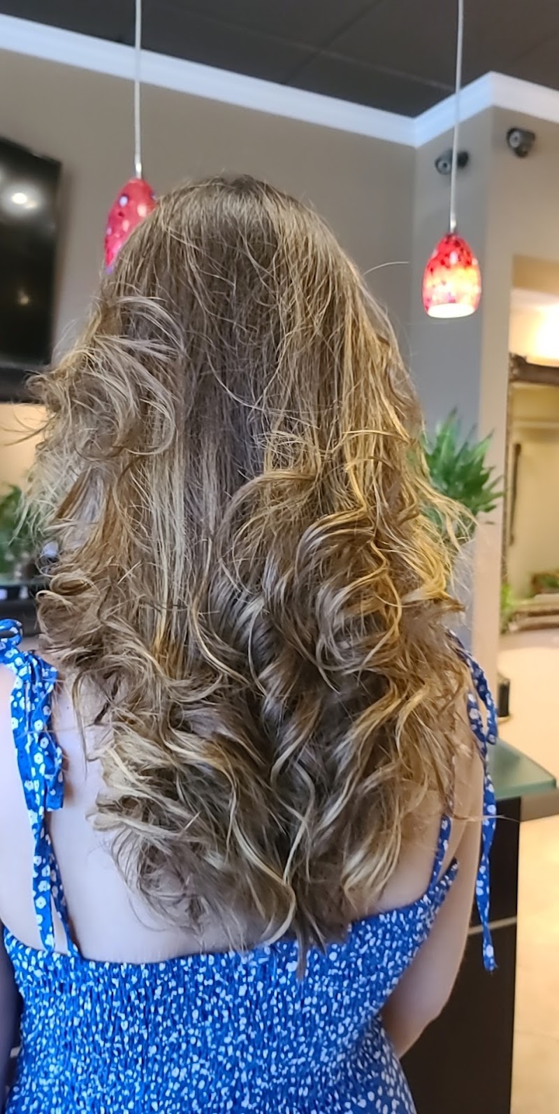 AR Salon photo 3