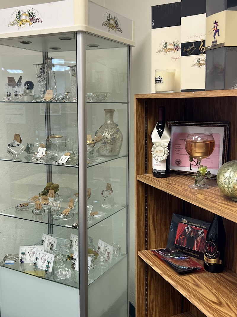 Idyll Time Wine and Gift Gallery photo 3