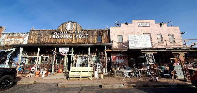 Photo of Finnie Flat Flea Market