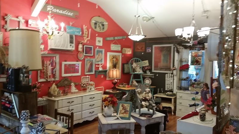 Antiques & Uniques in Ozona photo 2