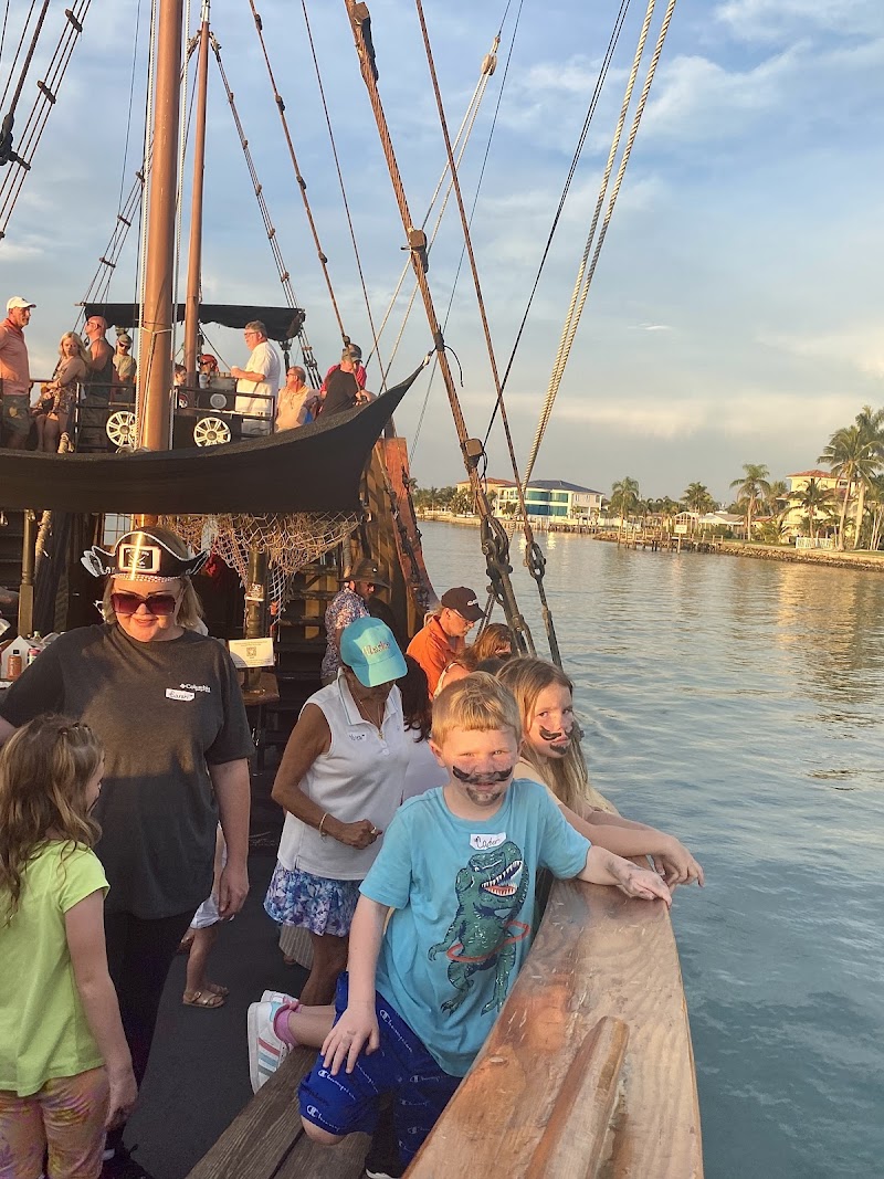Royal Conquest Pirate Ship photo 3