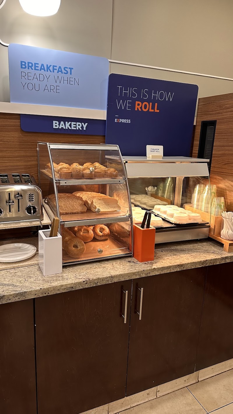 Holiday Inn Express Benicia, an IHG Hotel photo 3
