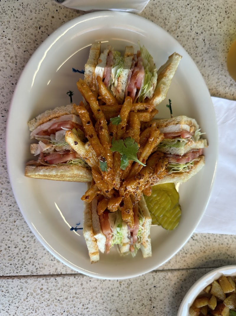 R&R’S CAFE photo 4
