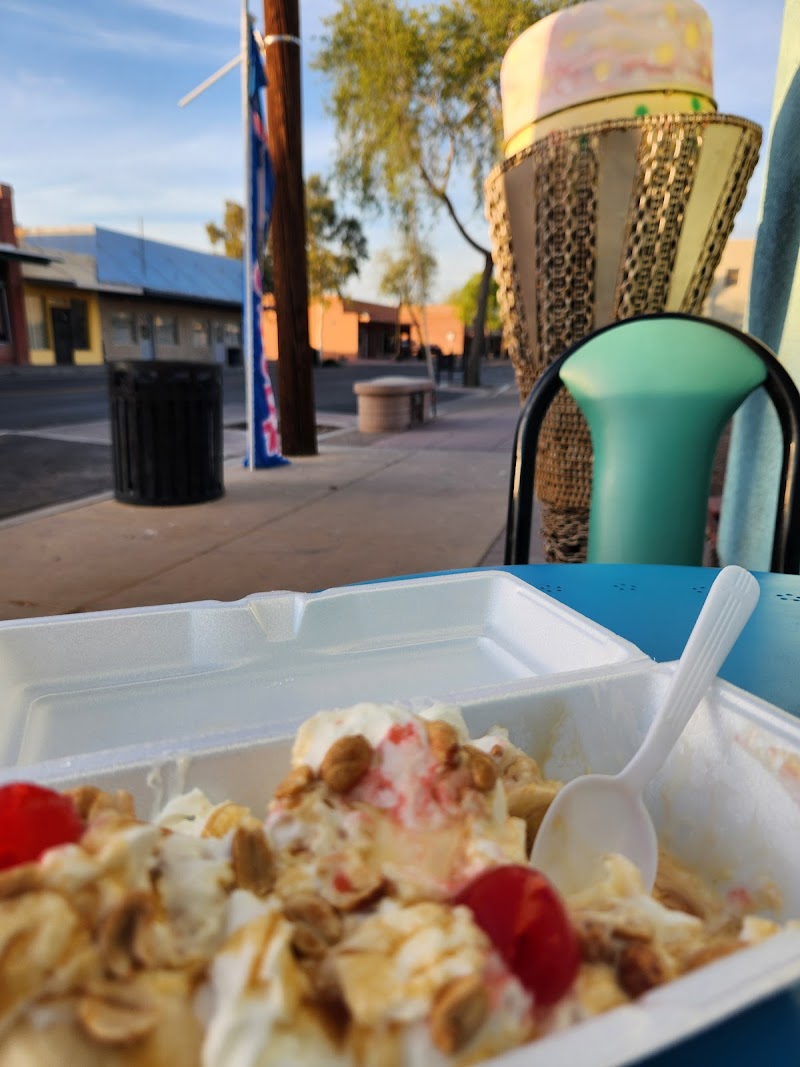 Downtown Icecream Shop photo 2