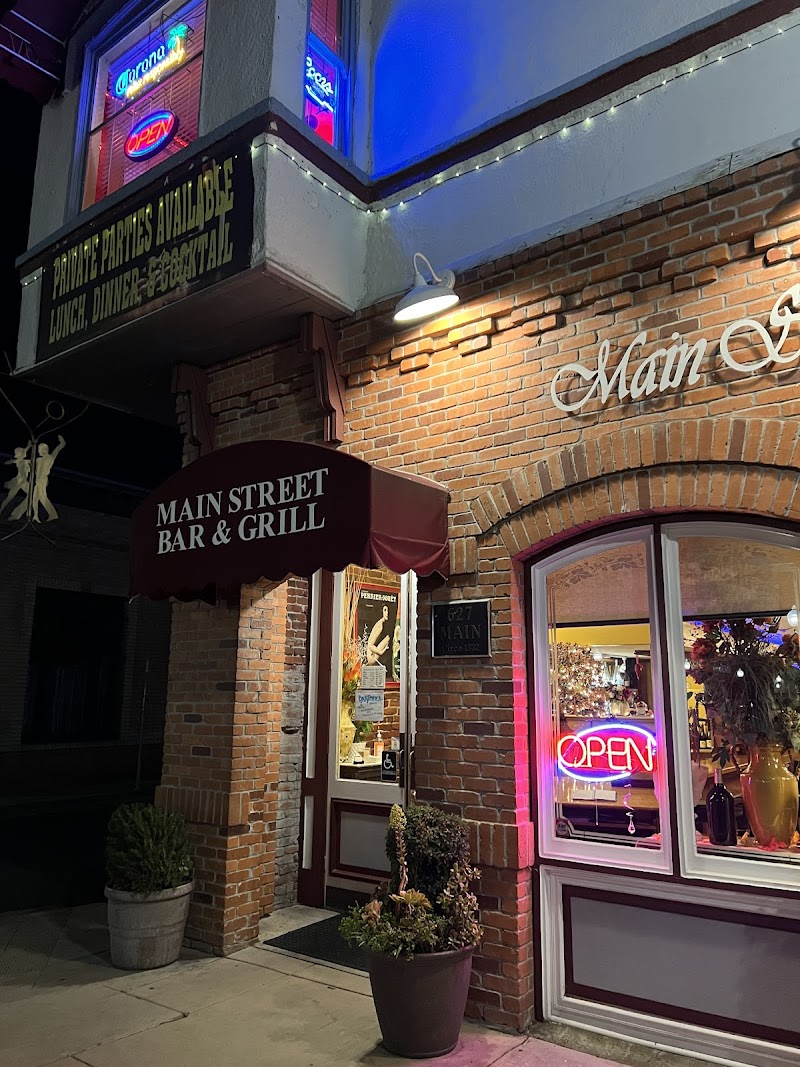Main Street Bar & Grill photo 5