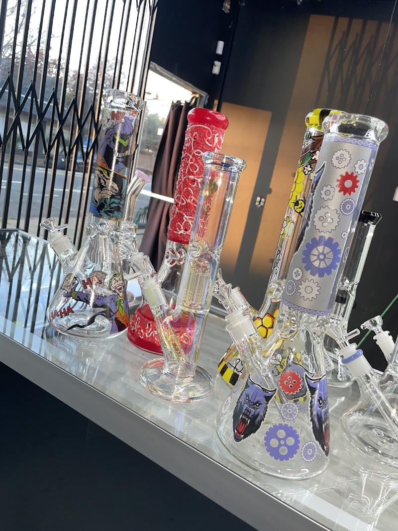 E-Z Exotic Gift Shop photo 4