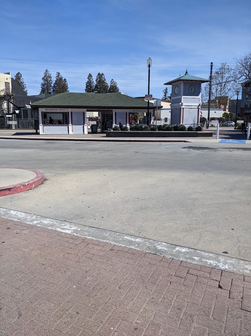 Redwood City Station photo 3