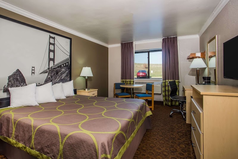 Super 8 by Wyndham Vacaville photo 2