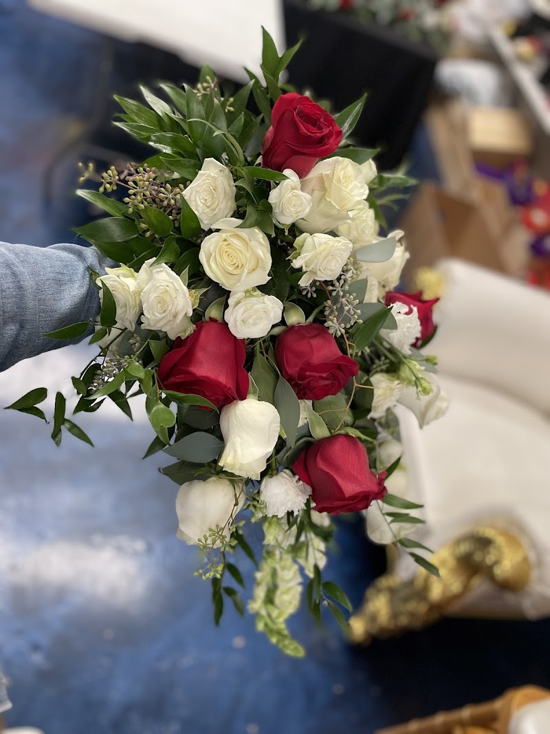 Sarita's Flower Shop photo 4